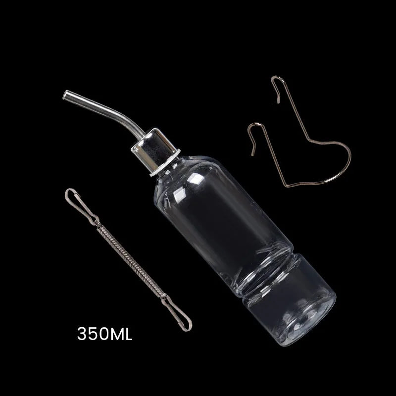 Biberon de 350 ml avec son embout métallique coudé et son clip de fixation