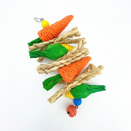Guirlande de carottes et de feuilles tressées suspendue par son crochet