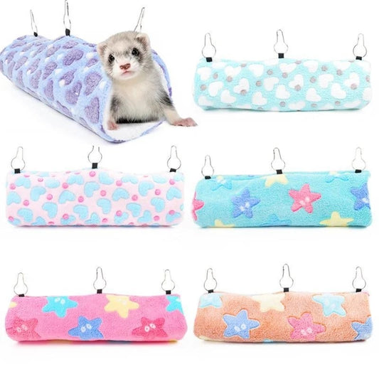 Hamacs-gouttières pour rat dans les six coloris, un animal installé dans le modèle violet