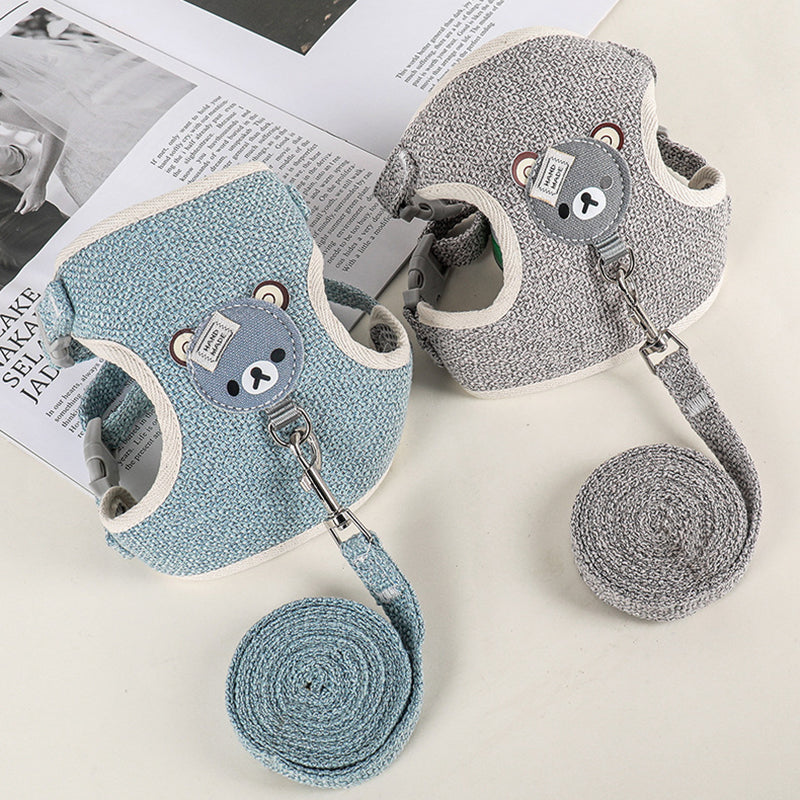 Deux harnais en lin, bleu jean et gris, avec leurs laisses assorties